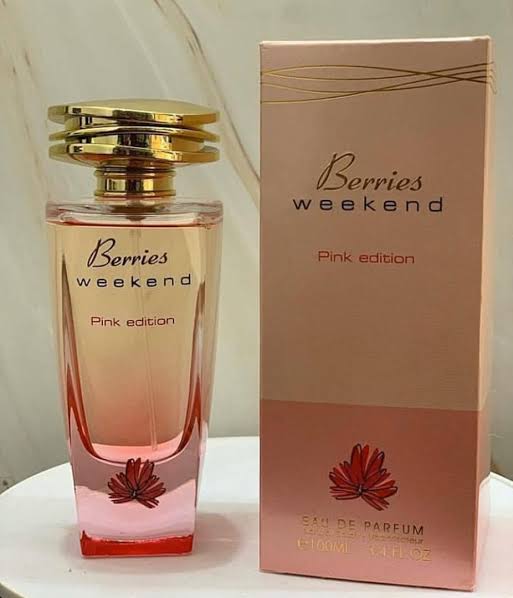 Berries weekend best sale perfume notes